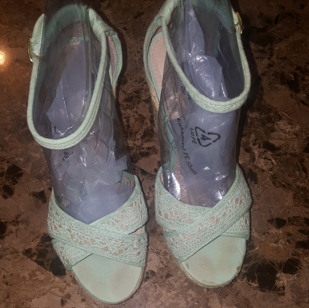 Candies size 8 Wedges